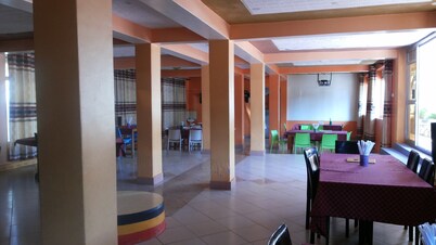 New Highway Hotel