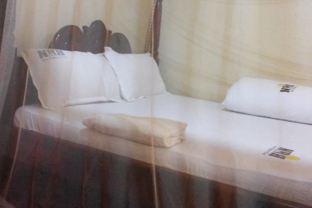 Executive Room | Desk, laptop workspace, soundproofing, WiFi