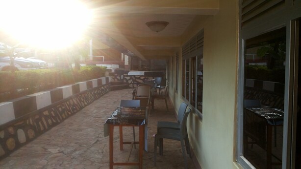 Terrace/patio - New Highway Hotel (Mityana)