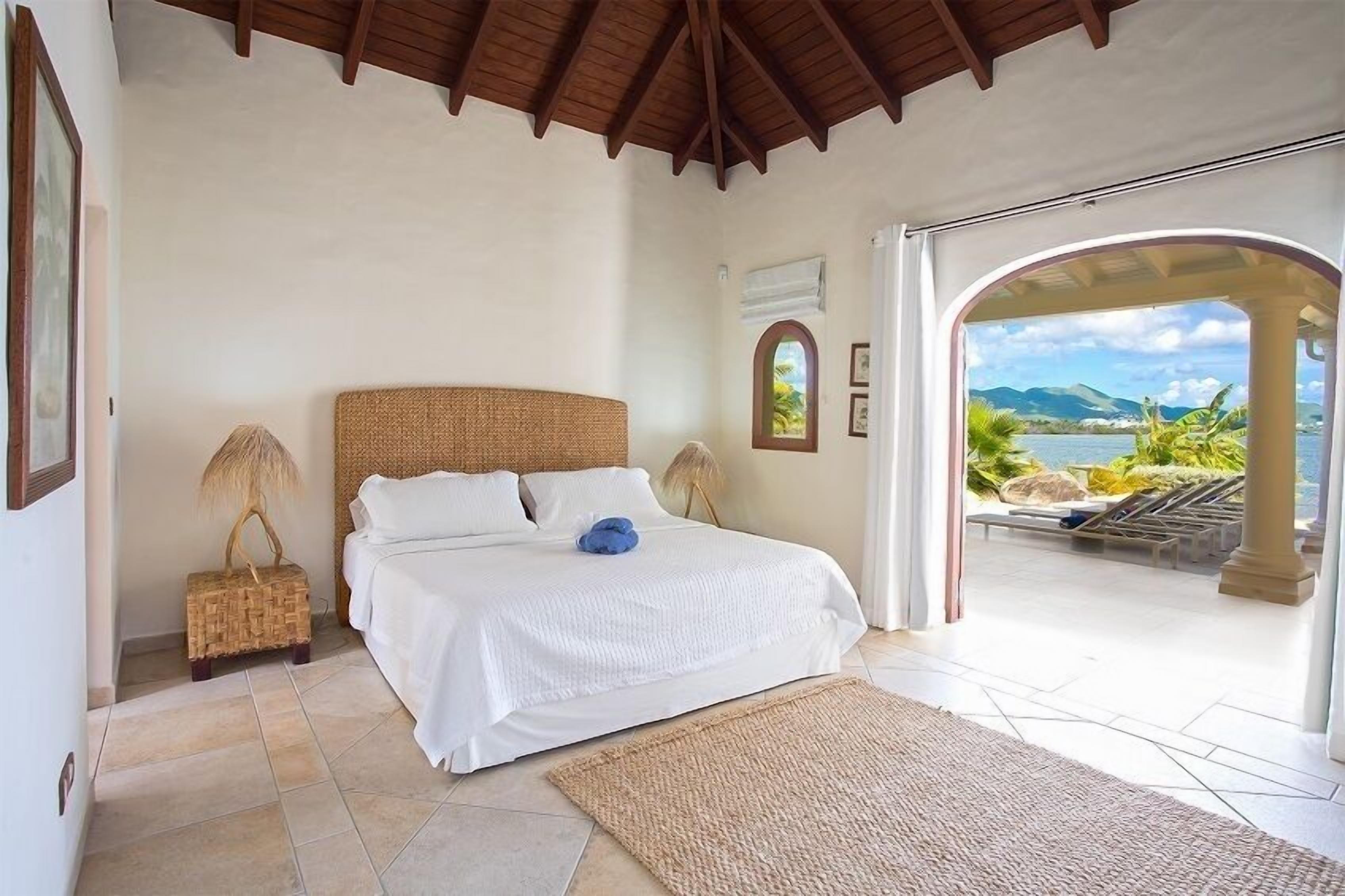5 kamar tidur, setrika/meja setrika, dan Wi-Fi gratis