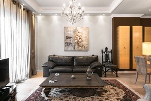 Apartment, 2 Schlafzimmer | Wohnzimmer | Flachbildfernseher