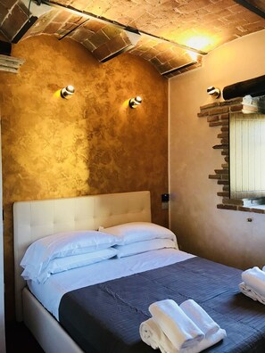 Deluxe Room | Frette Italian sheets, premium bedding, minibar, individually furnished - Luxury Home (L'Aquila)