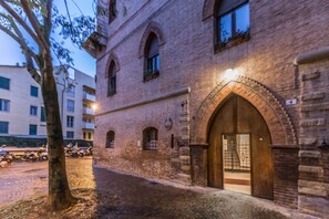 Façade de l’hébergement - soirée/nuit