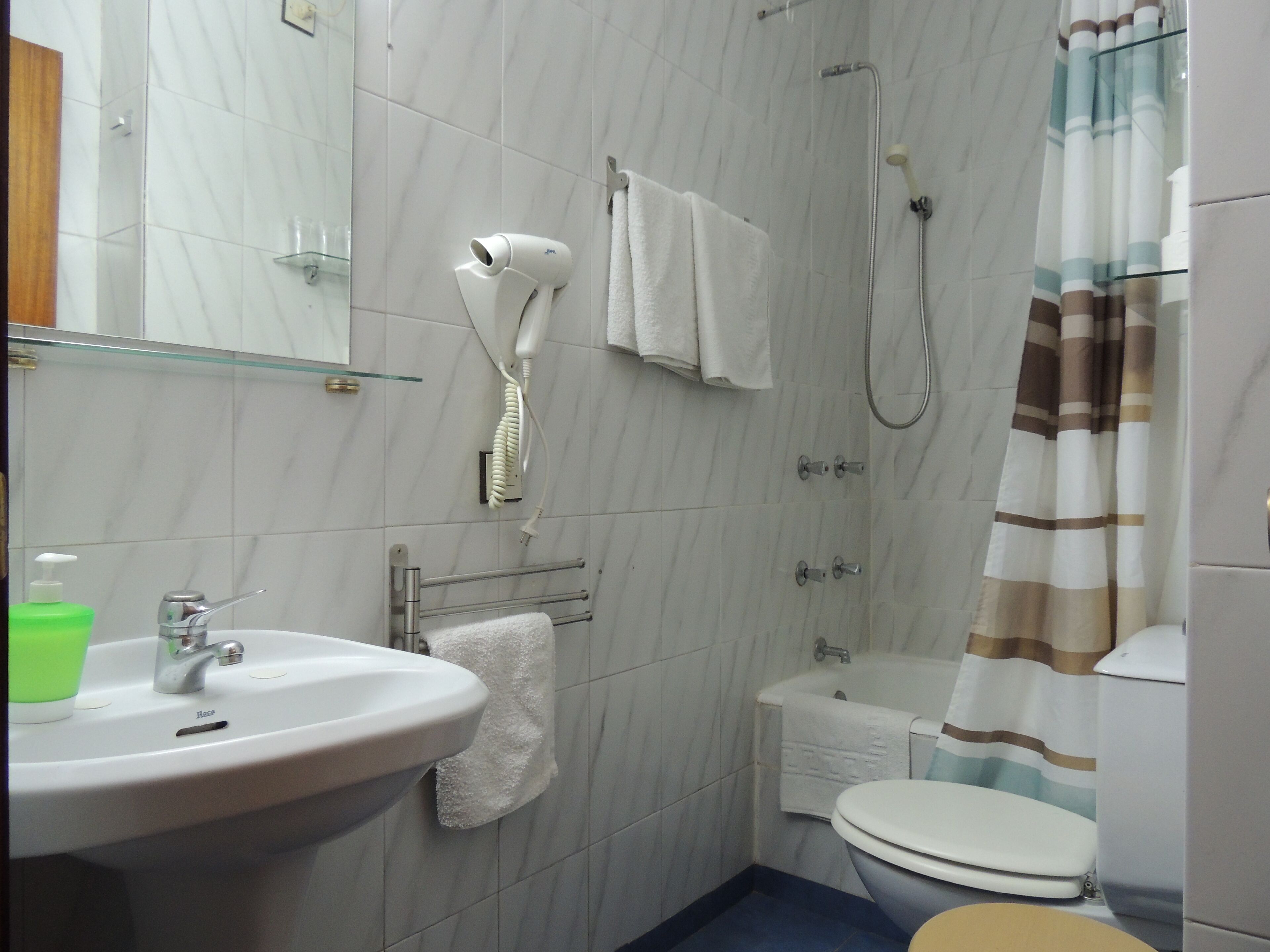 Foto - Hostal Cervantes