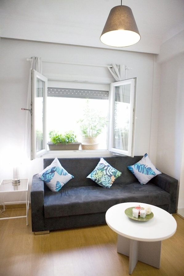Apartment, 1 Bedroom | Living room