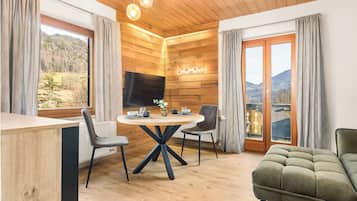 Individually furnished, blackout curtains, free cots/infant beds