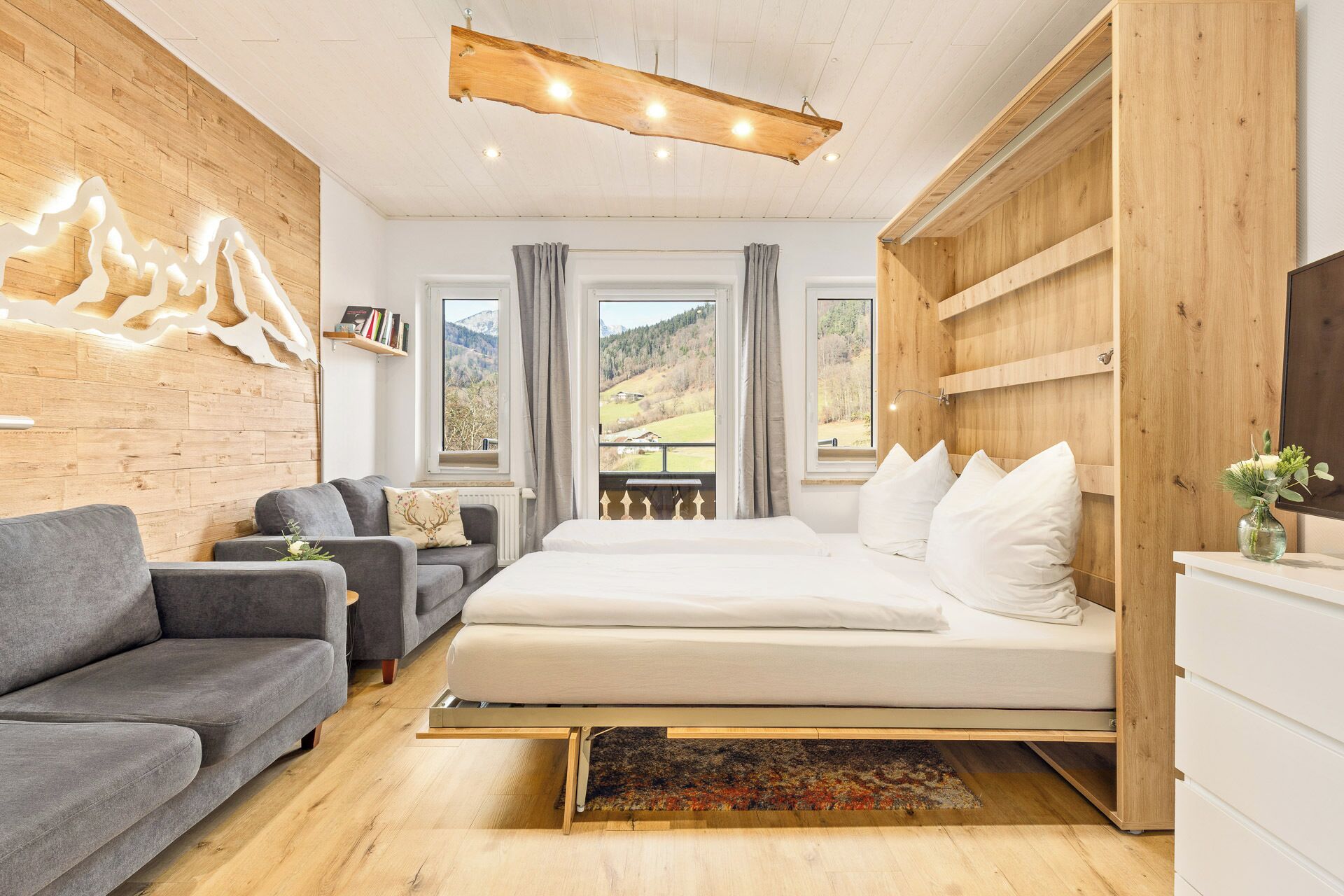 Apartment | Living area | Flat-screen TV