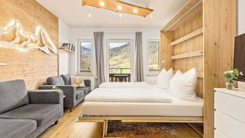 Apartment | Living area | Flat-screen TV