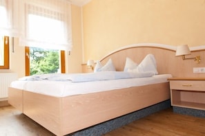 Individually decorated, desk, free WiFi, bed sheets