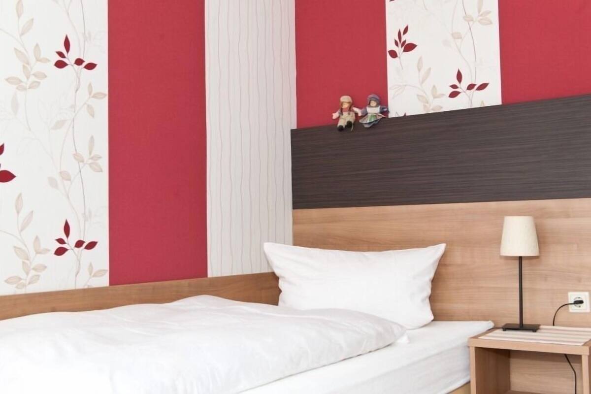 Individually decorated, desk, free WiFi, bed sheets