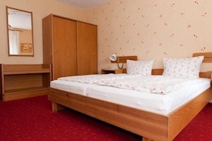Individually decorated, desk, free WiFi, bed sheets