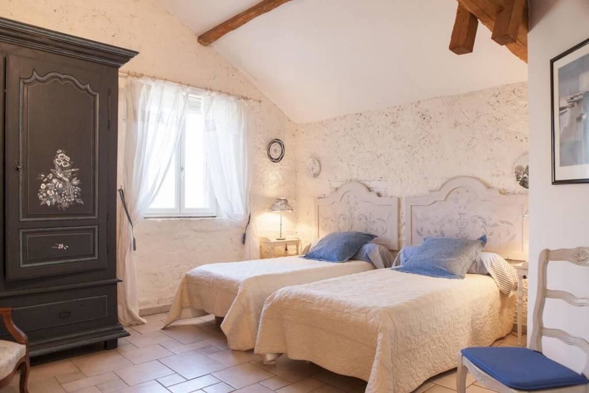 Kamer, 1 twee- of 2 eenpersoonsbedden (Modulable) | 1 slaapkamer, individueel gedecoreerd, individueel gemeubileerd