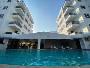 Piscine extérieure (ouverte en saison)