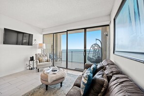 Smart TV - Ocean Forest Plaza 2212, Lovely 1 BR Ocean Front Condo with Indoor/Outdoor Pool & Indoor Hot Tub (MYRTLE BEACH)