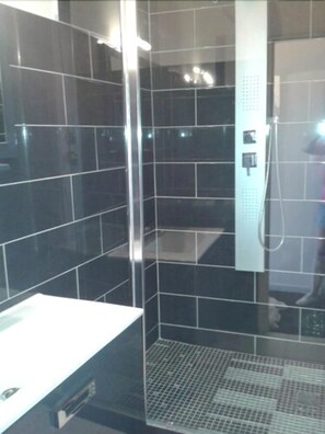 Dusj på badet