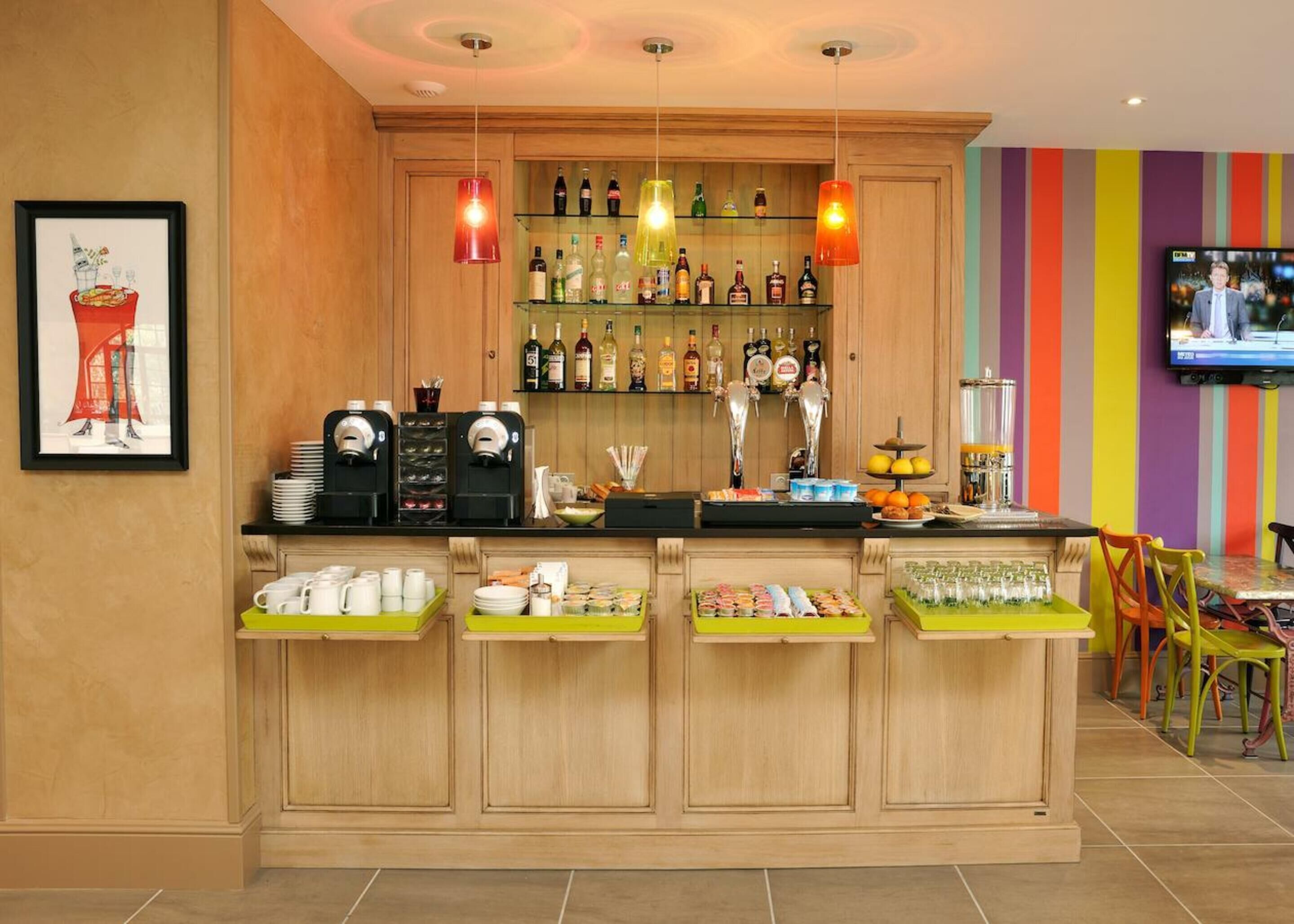 Daily buffet breakfast (EUR 11.5 per person)