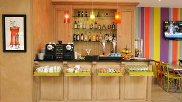 Desayuno buffet todos los días (EUR 11.5 por persona)