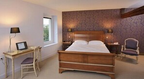 华丽双人房 | 特色装修、特色家居、办公桌、熨斗/熨板