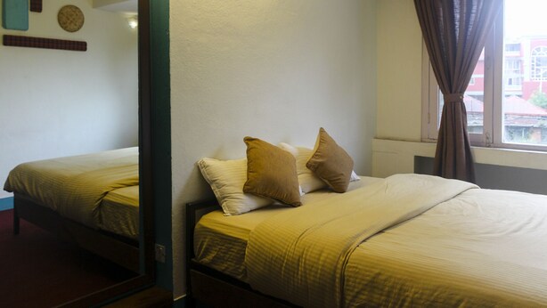 Deluxe Double Room - Prickly Pear Bed & Breakfast (Lalitpur)