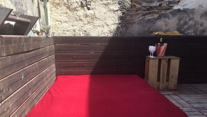 Terrace/patio - Sejour zen, SPA sous le soleil ou les etoiles (Vauvert)