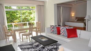 In-room safe, desk, iron/ironing board, free WiFi - Pegasus Hotel By the Waterfront (Georgetown)