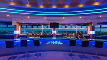 2 bars, bar en bord de piscine