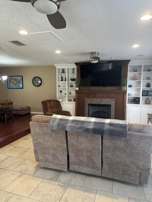 TV, fireplace, DVD player, stereo
