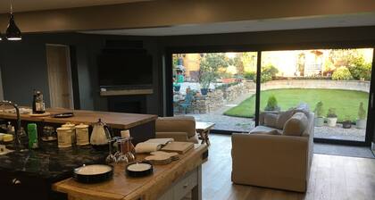 Chambre privée spacieuse dans une grande propriété individuelle à Sheriff Hutton