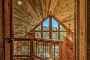 Interior - Candlestick Cabin - Mountain View | Outdoor Living with Fireplace | Hot Tub (Epworth)