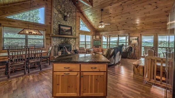 تلفزيون، مدفأة، ألعاب فيديو