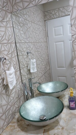 Economy Studio, 1 Bedroom, Beach View | Bathroom