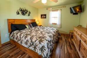5 bedrooms, iron/ironing board, WiFi, bed sheets