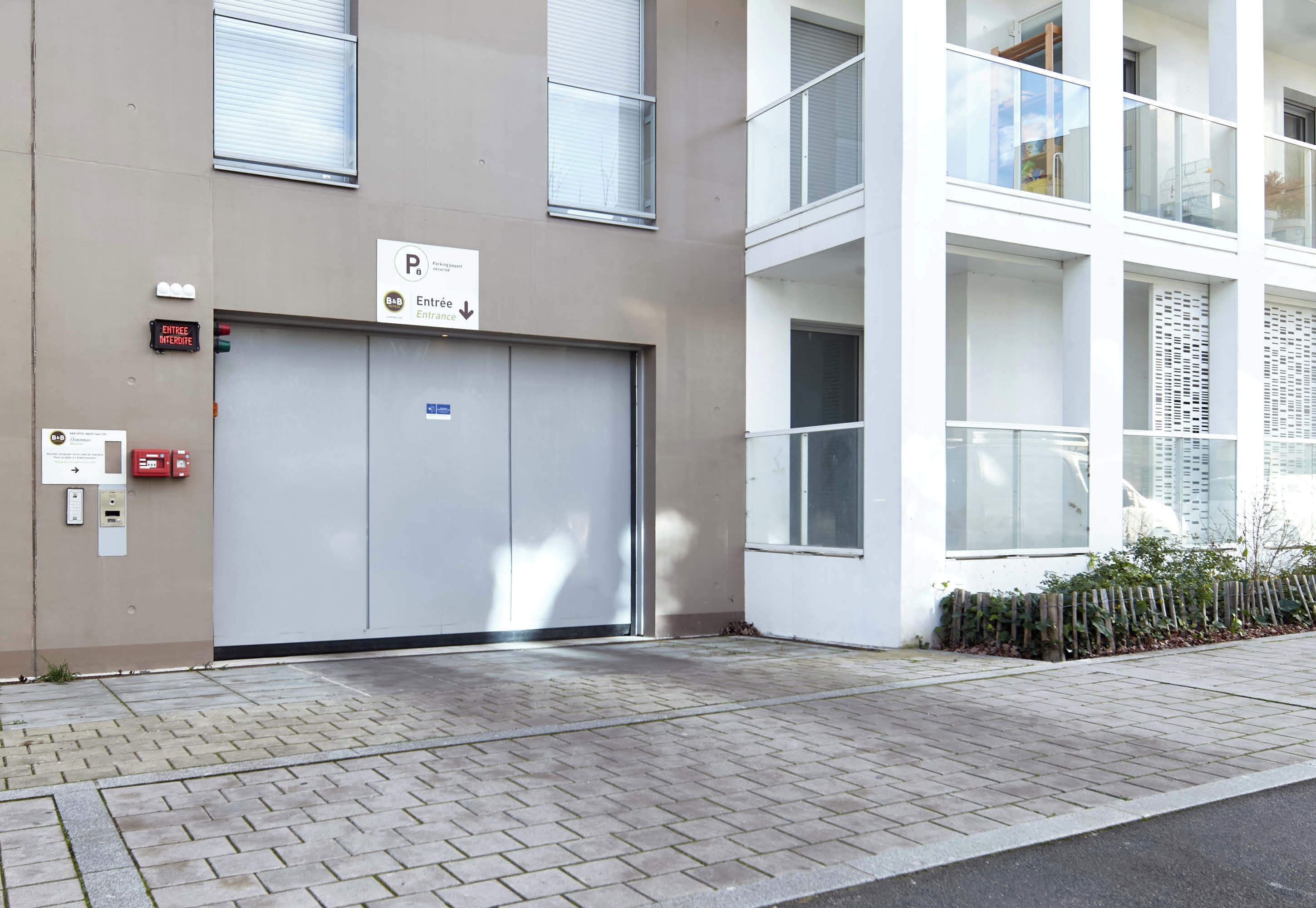 Photo - B&B HOTEL Massy Gare TGV