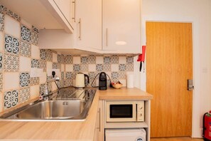 冰箱、微波炉、烤箱、茶具/咖啡用具