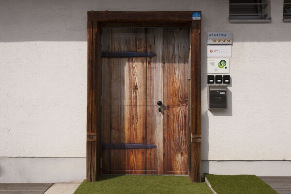 مدخل المنشأة