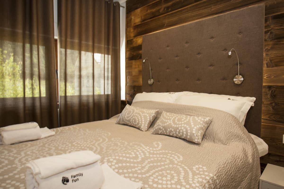 Estudio Confort | 1 habitación, decoración personalizada, escritorio y insonorización