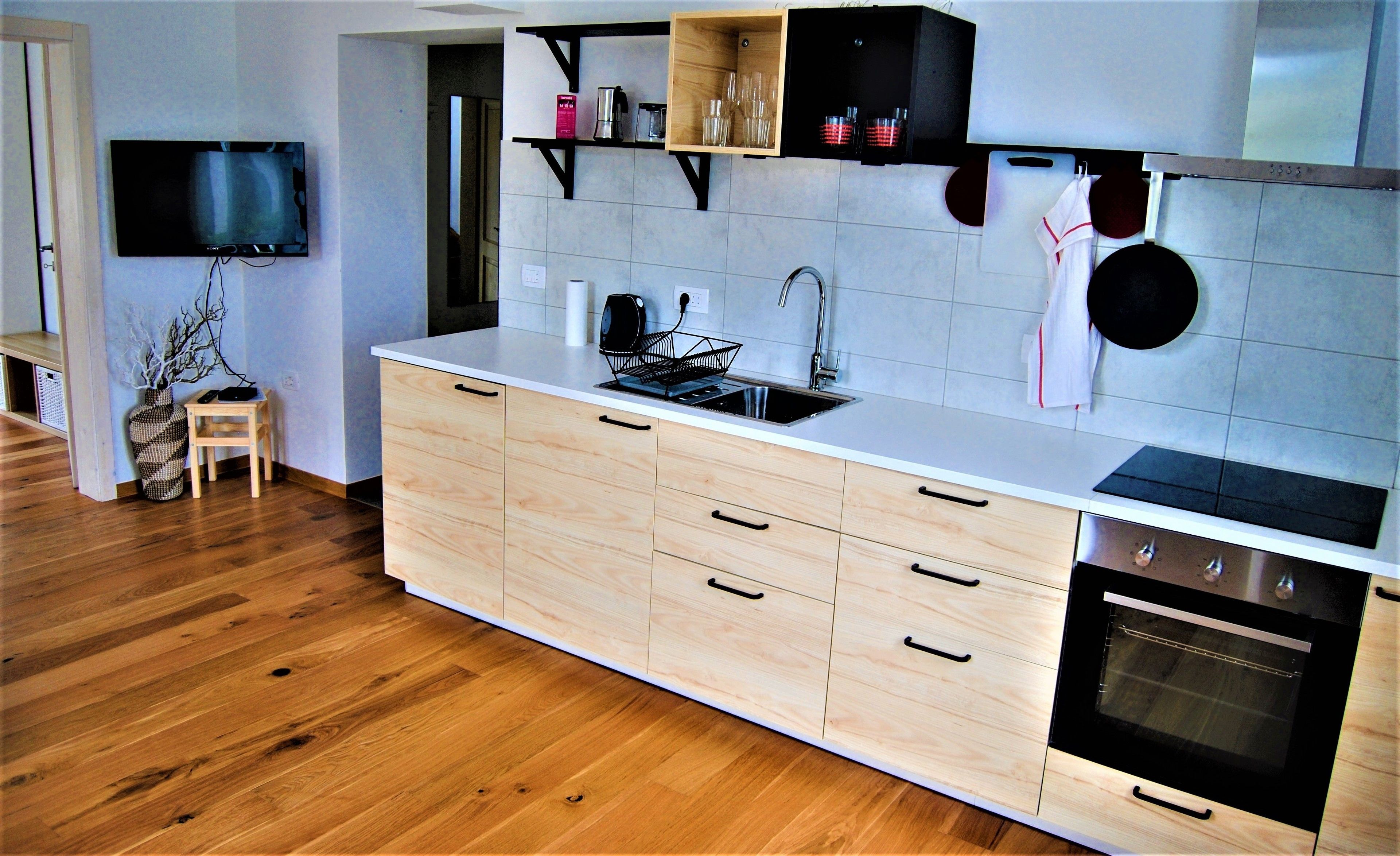 Family Apartment | Private kitchen | Full-size fridge, oven, stovetop, dishwasher