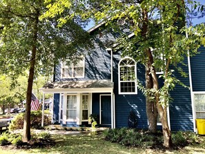 Exterior - Your Annapolis Adventure Starts Here!!  (Annapolis)