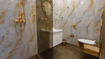 Dusche, Bidet, Handtücher, Seife