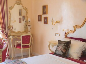 1 bedroom, desk, soundproofing, iron/ironing board - FD luxury rooms - M0230913313- The suite (Verona)