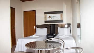 Frigobar, Wi-Fi de cortesia, roupa de cama