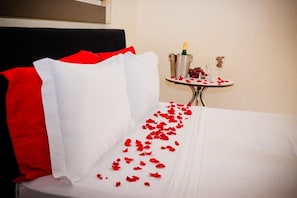 Frigobar, Wi-Fi de cortesia, roupa de cama