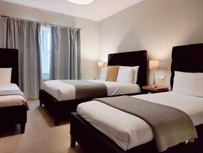 Family Quadruple Room | Egyptian cotton sheets, premium bedding, individually decorated - Michelangelos (Blaydon on Tyne)