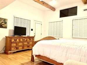 3 chambres, fer et planche à repasser, Wi-Fi gratuit, draps fournis