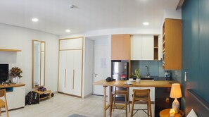 Desk, laptop workspace, free WiFi