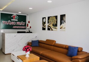 Coin salon dans le hall