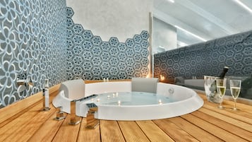 Superior Suite | Private spa tub