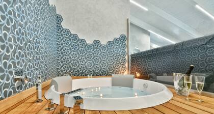 Amnis Suites