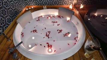 Superior Suite | Private spa tub