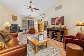 Smart TV, fireplace